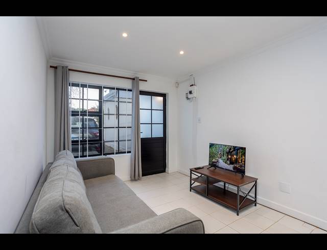 1 BEDROOM FLAT TO LET IN CLAREMONT